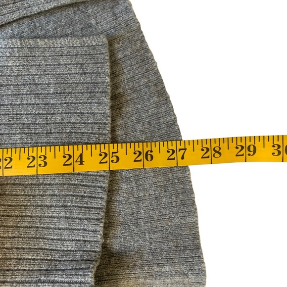Banana Republic Women's Cable Knit Wool Blend Sweater Gray Size Small Petite - Picture 8 of 9